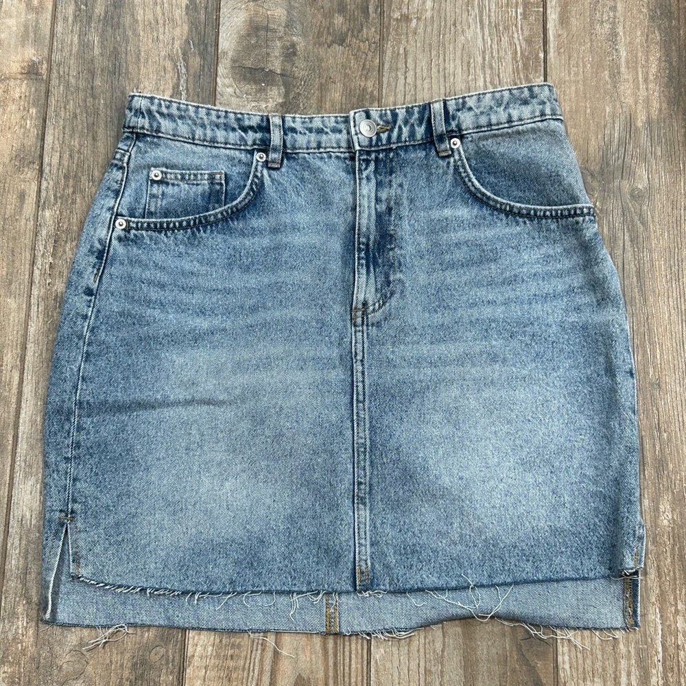 women’s Size 10 H&M Hi-Low Unfinished Hem Denim Jean Skirt